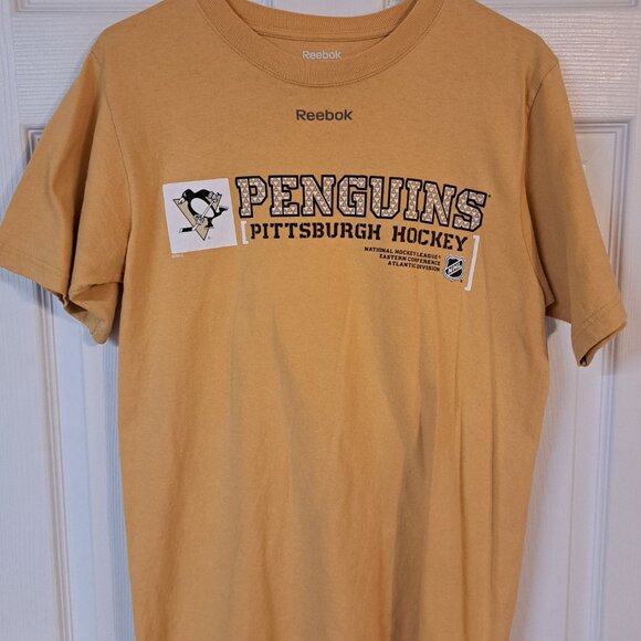 Pittsburgh Penguins Lot of 3 Men's T-shirts - Picture 5 of 10